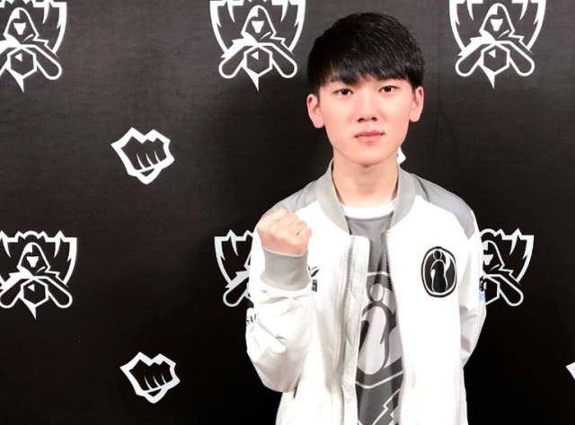 足球都需要 足球都需要